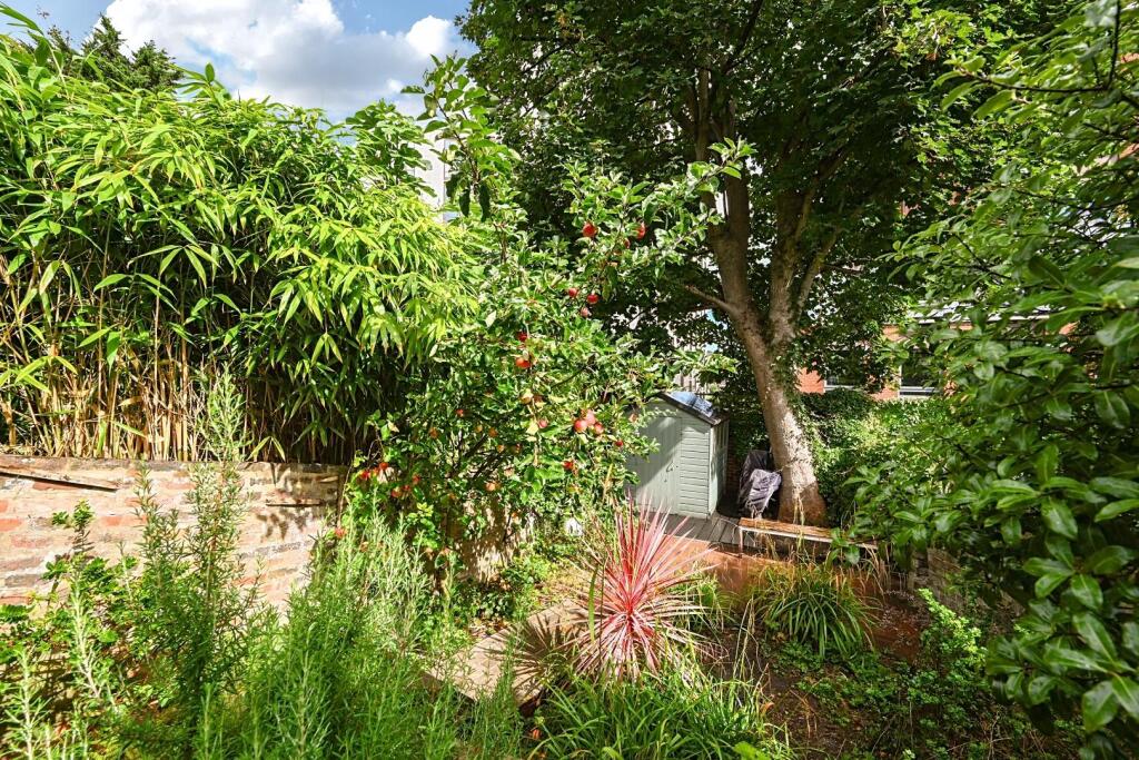 24 Dyke Road Drive, BN1 (6).jpg