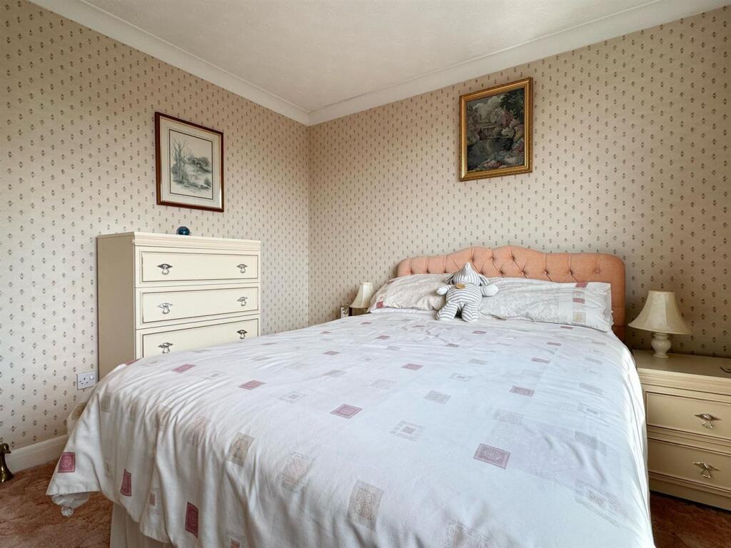 Bedroom (2).jpg