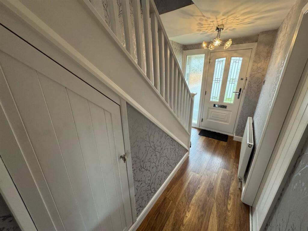 Hallway 2.jpg
