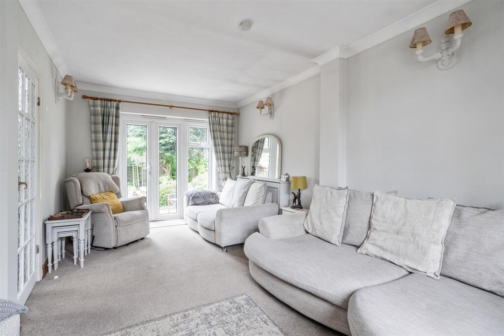 33 Aqueduct Road_7.jpg