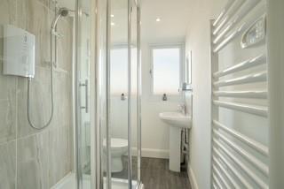 F4 113 High Shower.jpg