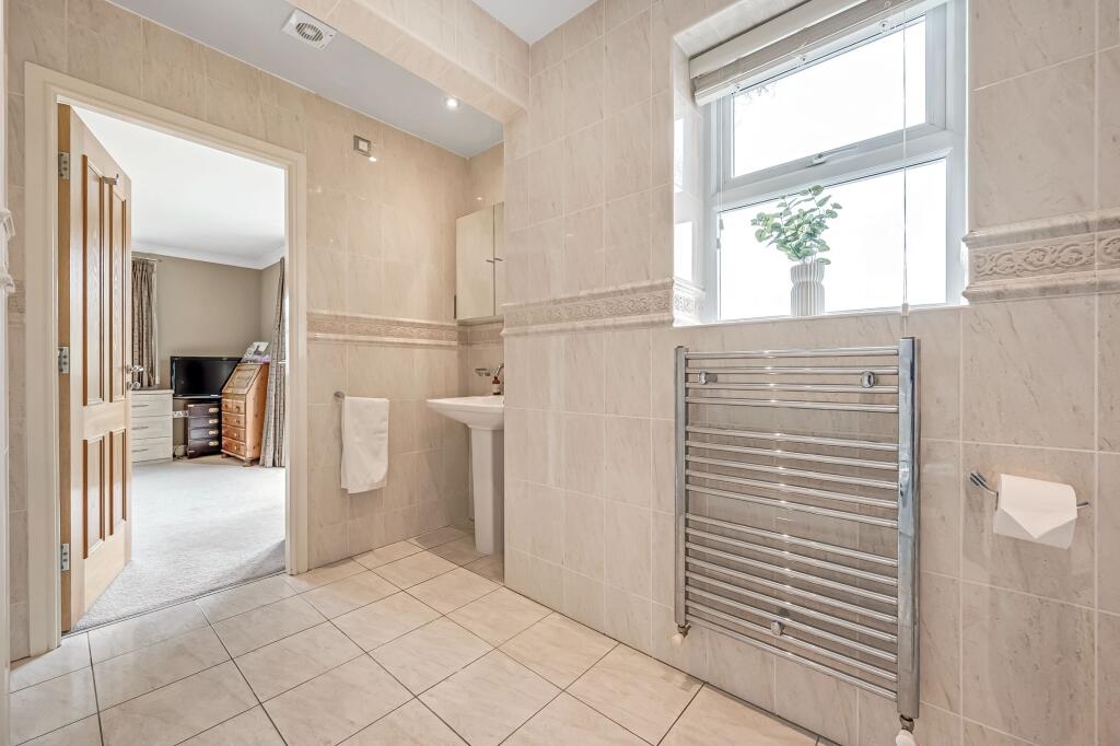 Ensuite