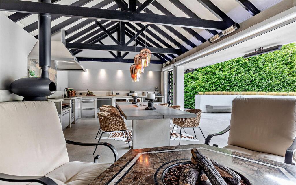 Outdoor Entertaining