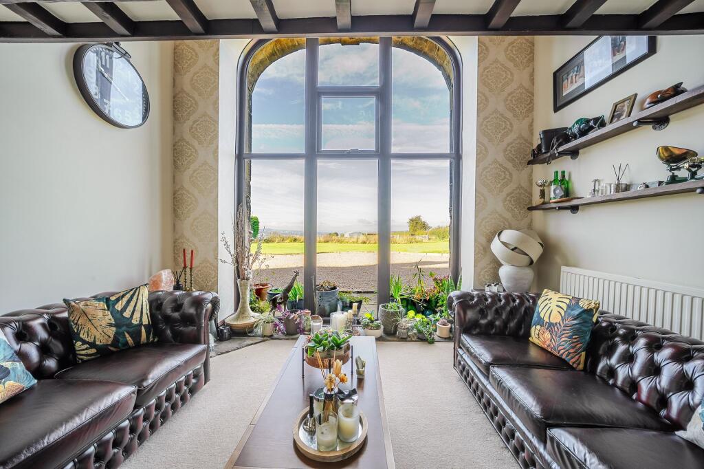 SITTING AREA