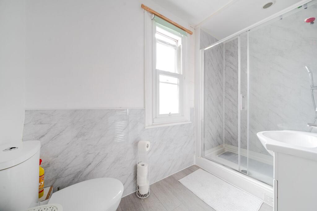 Shower Room FFF