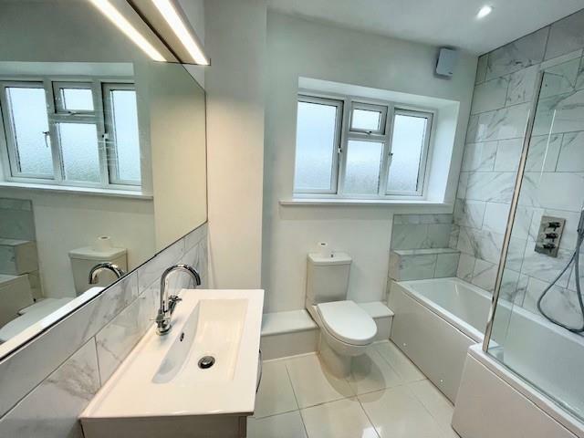 Hillcrest Court bathroom.jpg