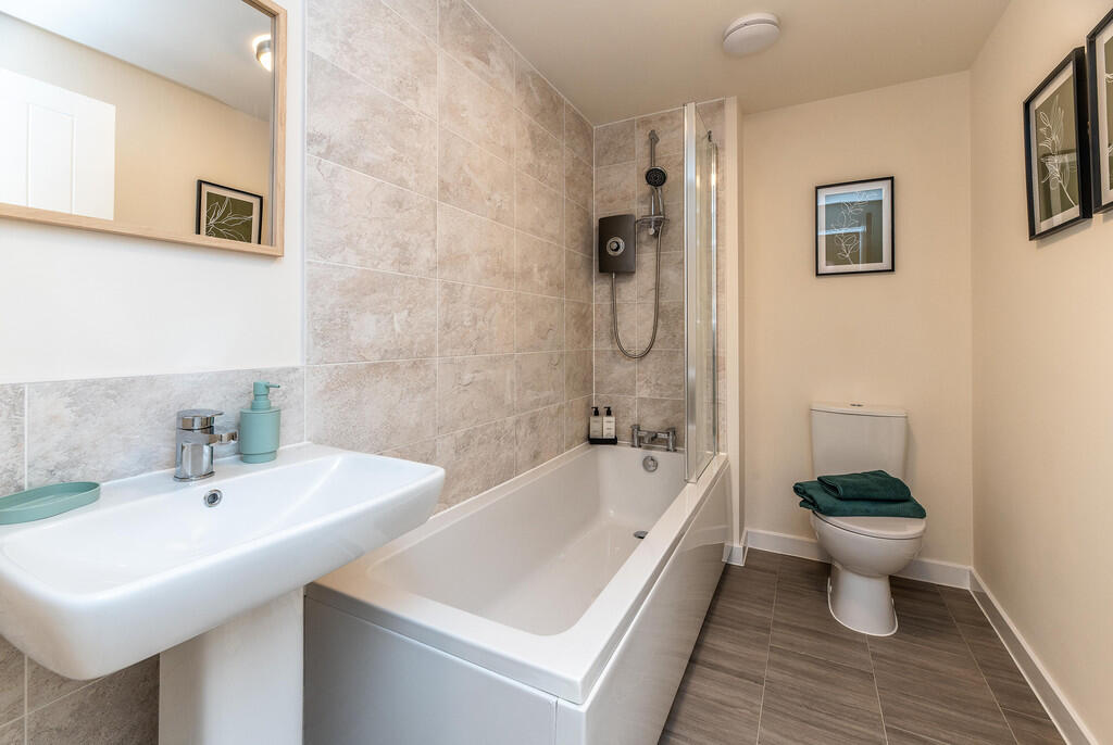 2 Chateau Mews 01...