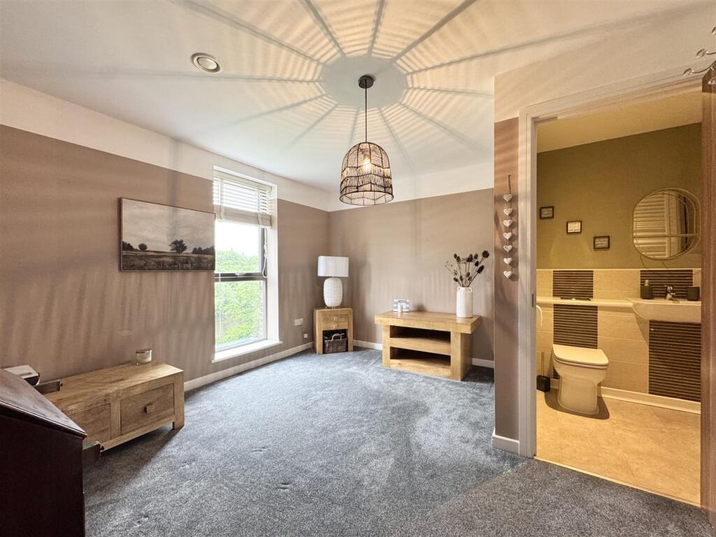 Bedroo/En-Suite