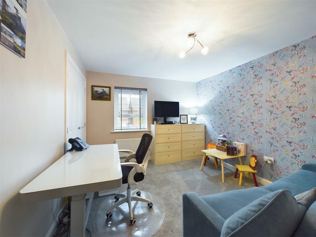 BEDROOM 2