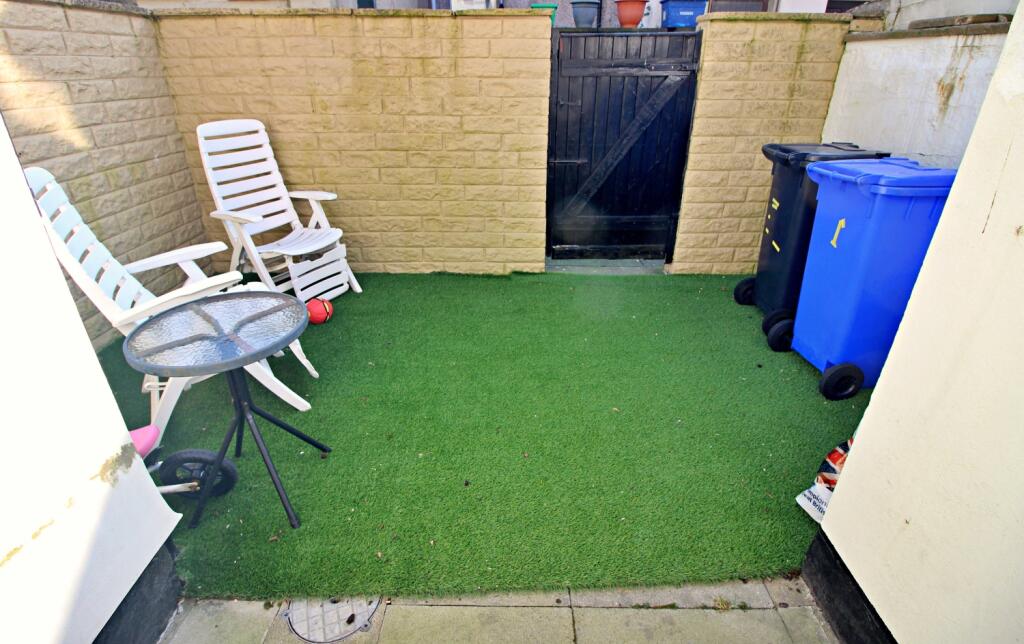 Yard with Artifical Turf