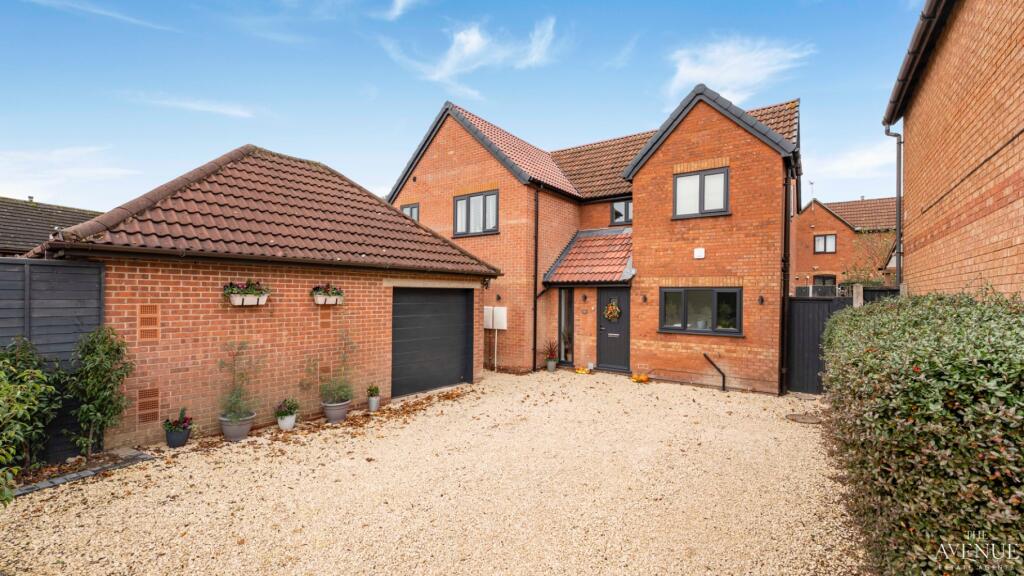 Saundersfoot Way, Oakwood, Derby, Derbyshire, DE21 2RH