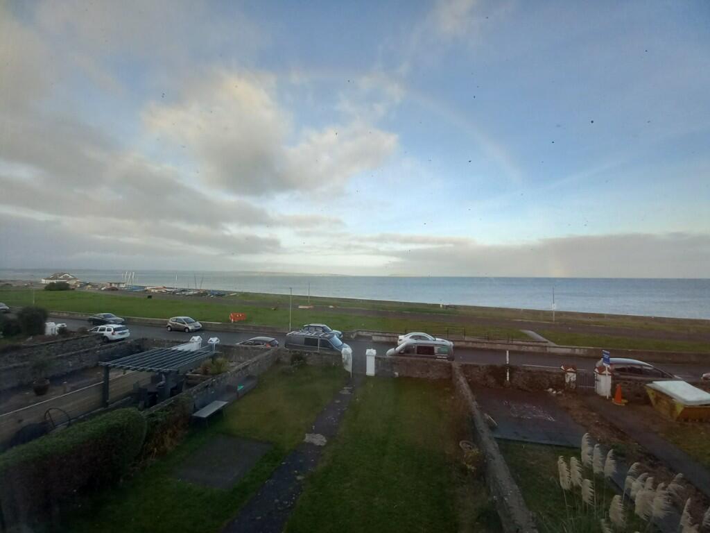 FRONT GARDEN &amp; VIEW