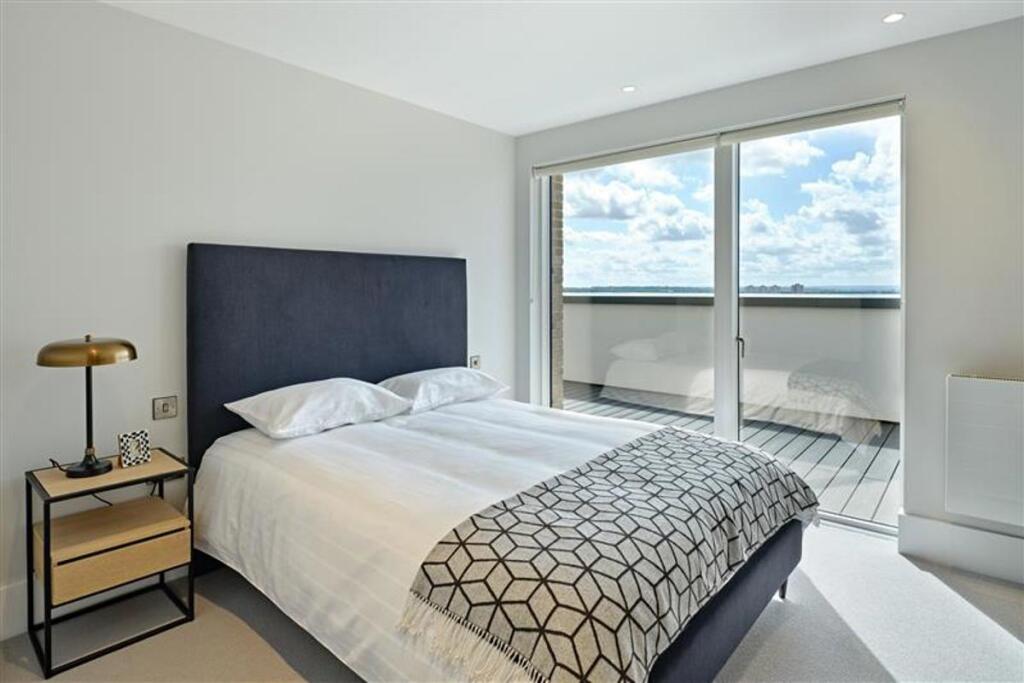 2B410817 83Ce 419E Bb4d C73f1e768178