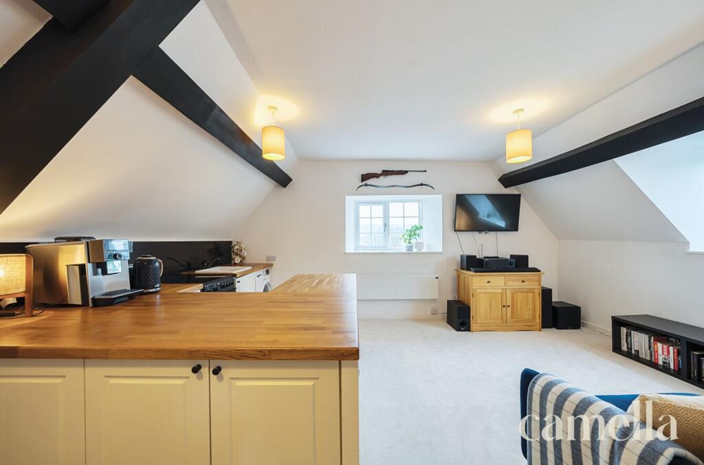 Kitchen / Reception