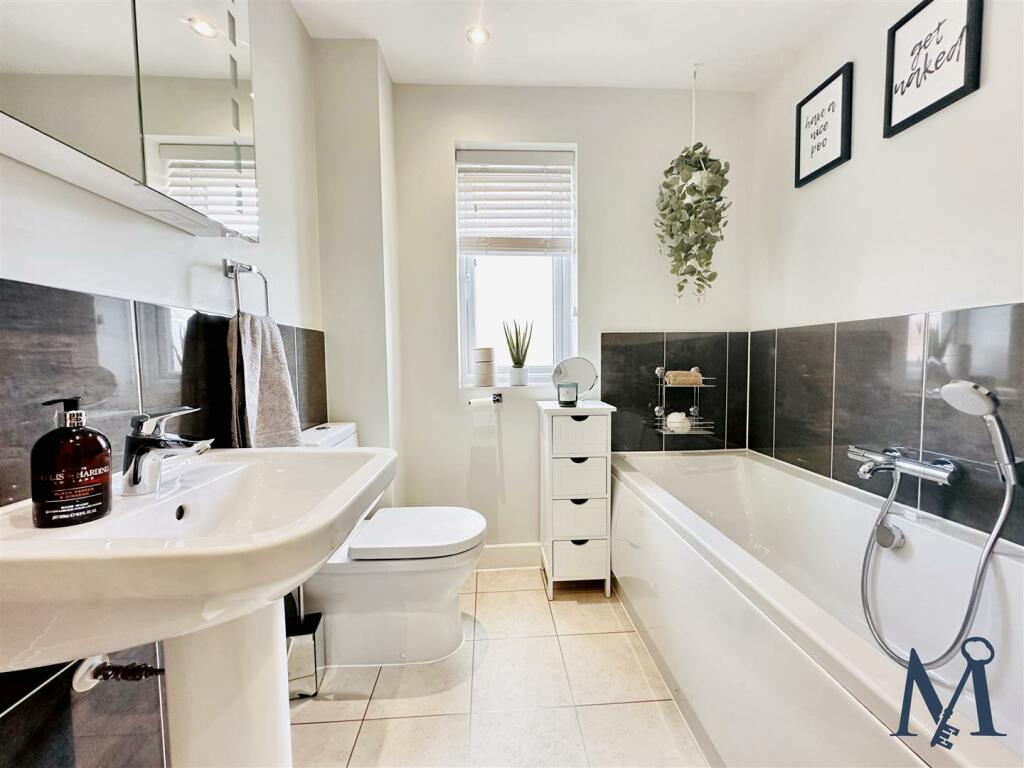 4-Piece Family Bathroom