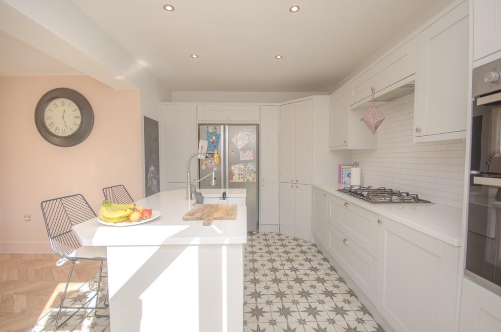 Kitchen pic 2.jpg