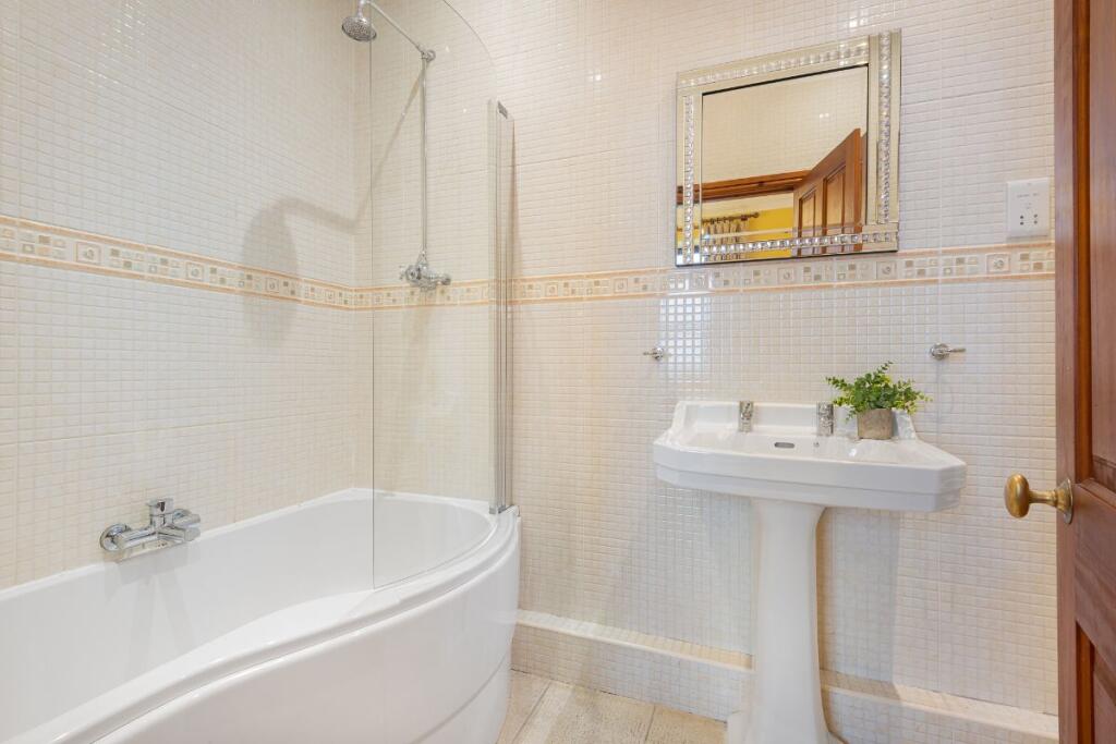 Bedroom One En-suite