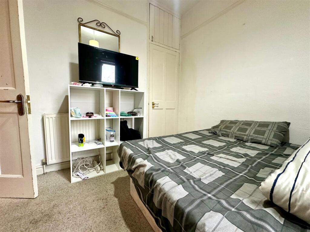 Bedroom 2 2.jpeg