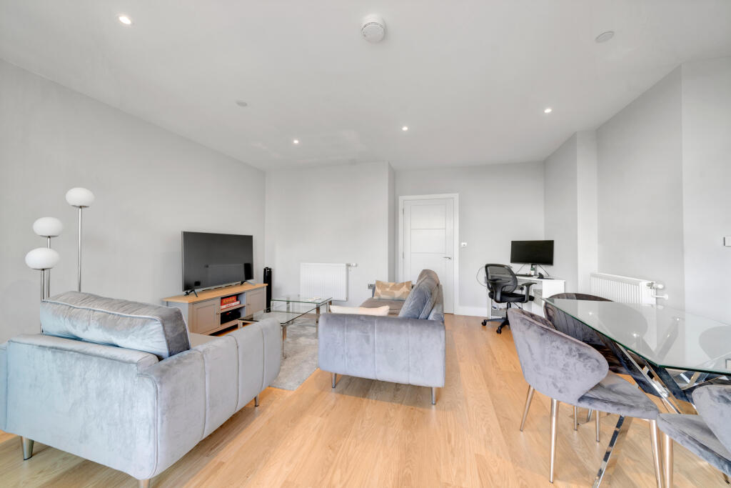 Living Room / Dining Room