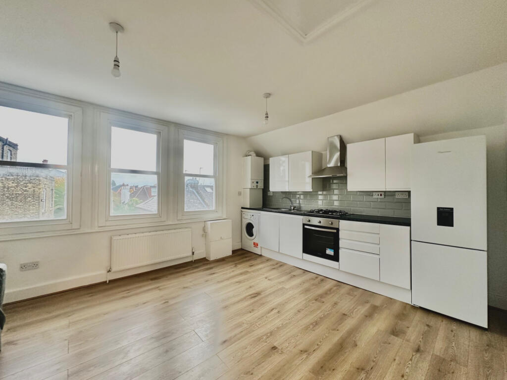 1 Bedroom Flat to rent in Clapham.