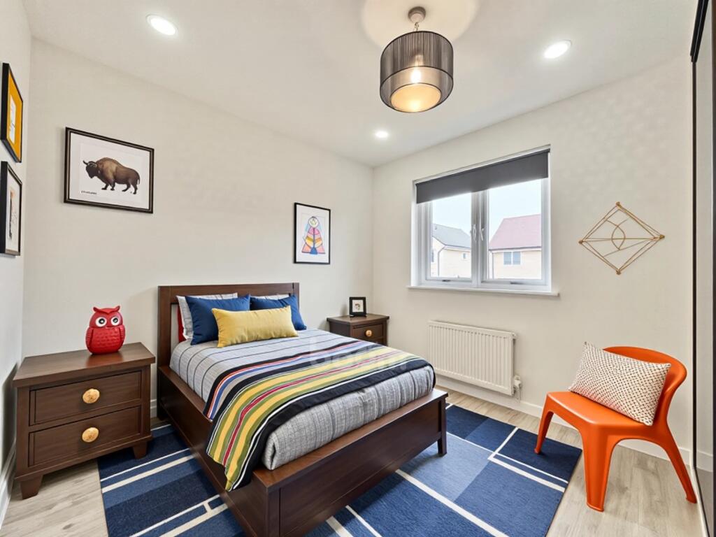 BEDROOM 2