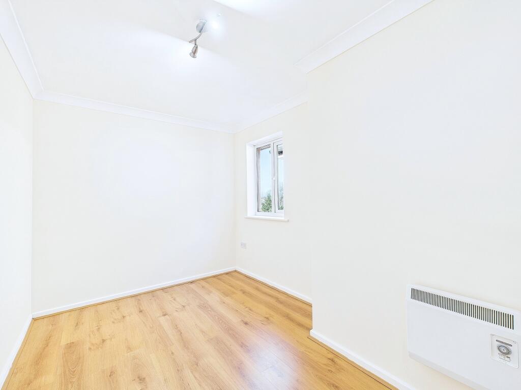 CAM01909G0-PR0307-STILL004