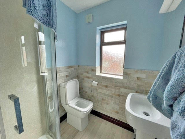 SHOWER ROOM