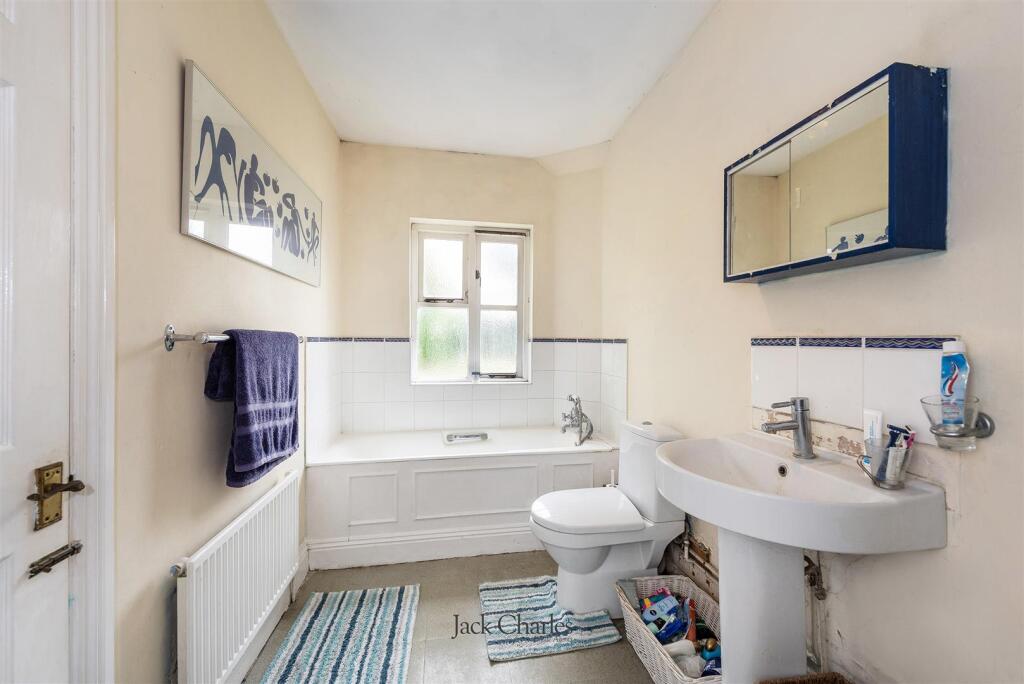 The Old Stables, Knotley Hall, TN11 8JH 014.jpg