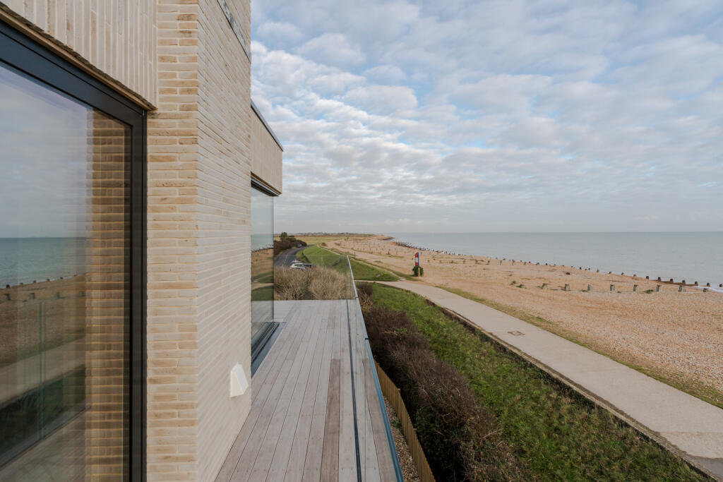 245762 - Beach End-40.jpg