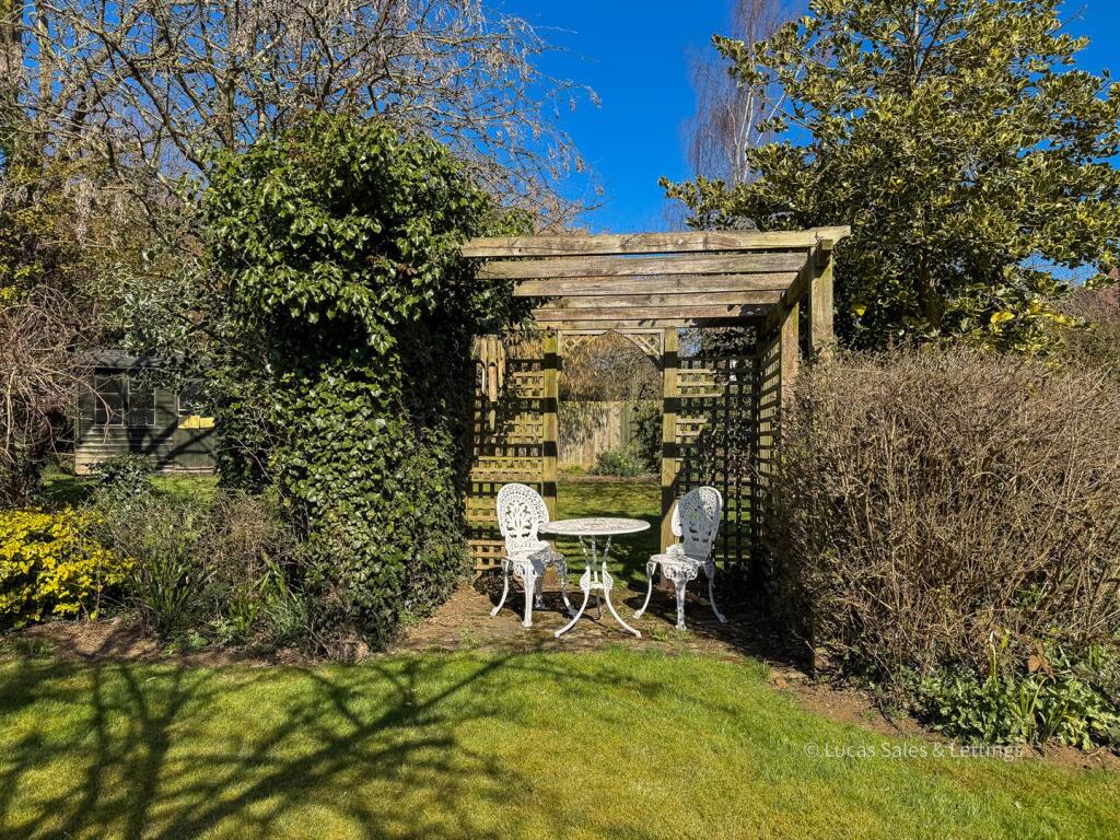 7 Poplars Farm Rd BS-10.jpg