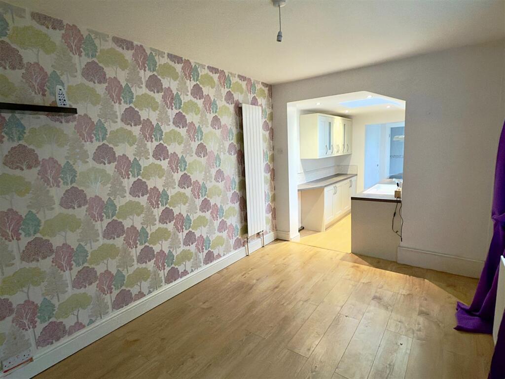 Breakfast Room To Kitchen.jpg