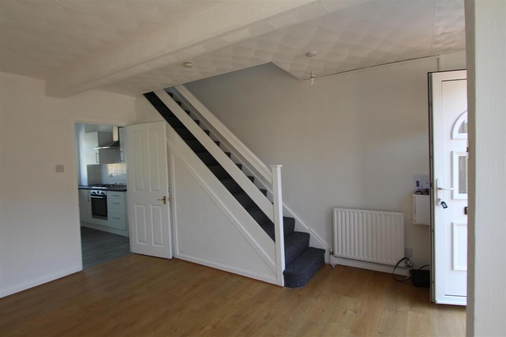 Lounge 3.JPG