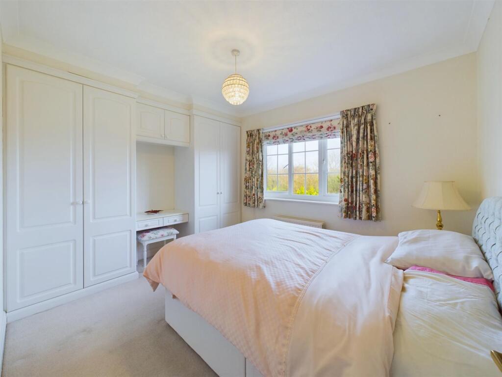 Bedroom:
