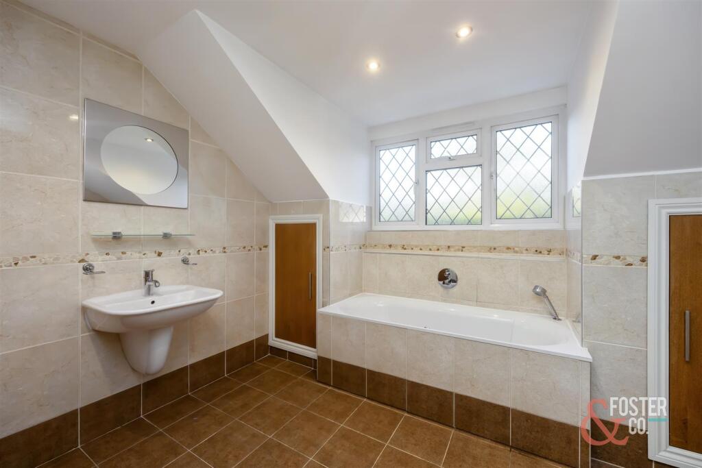 Dyke Road Avenue, 61-020.jpg