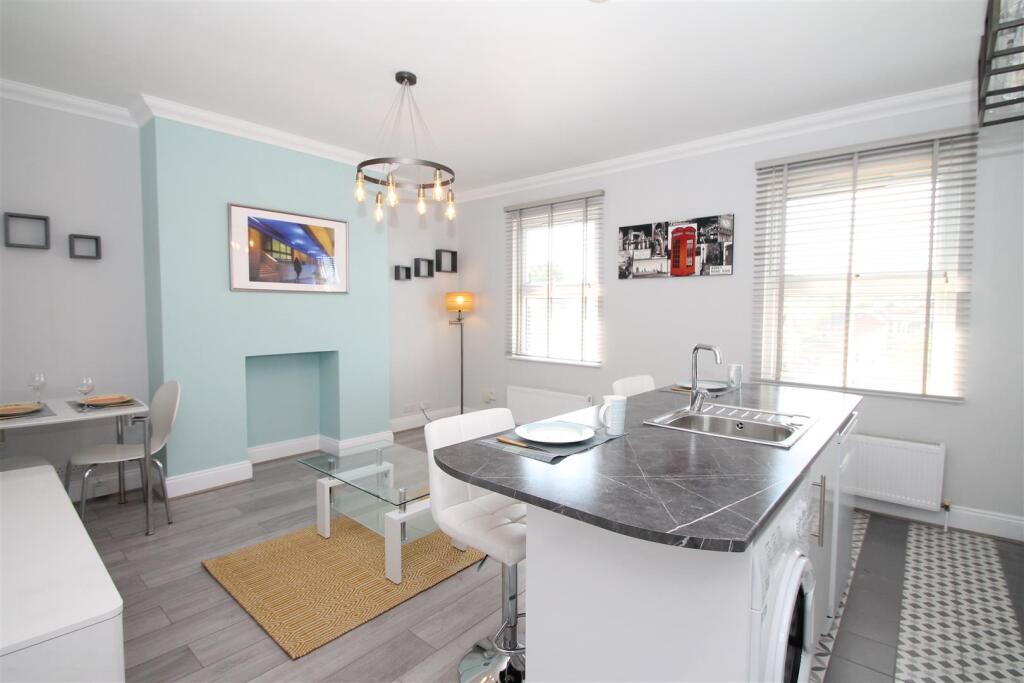 Kitchen / Living Room