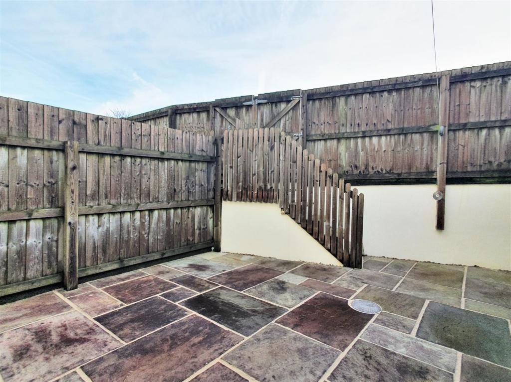 7 Wartha Mews Patio