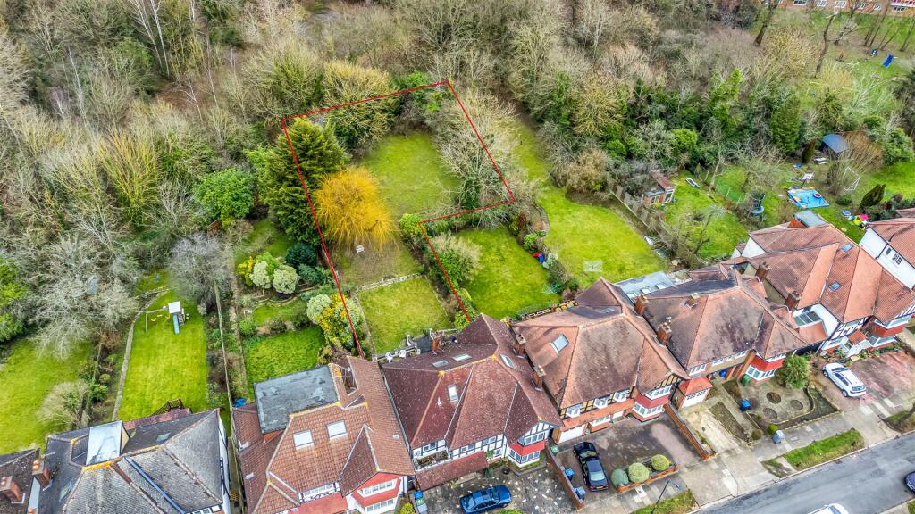 Aerial shot with Garden Border 1.jpg