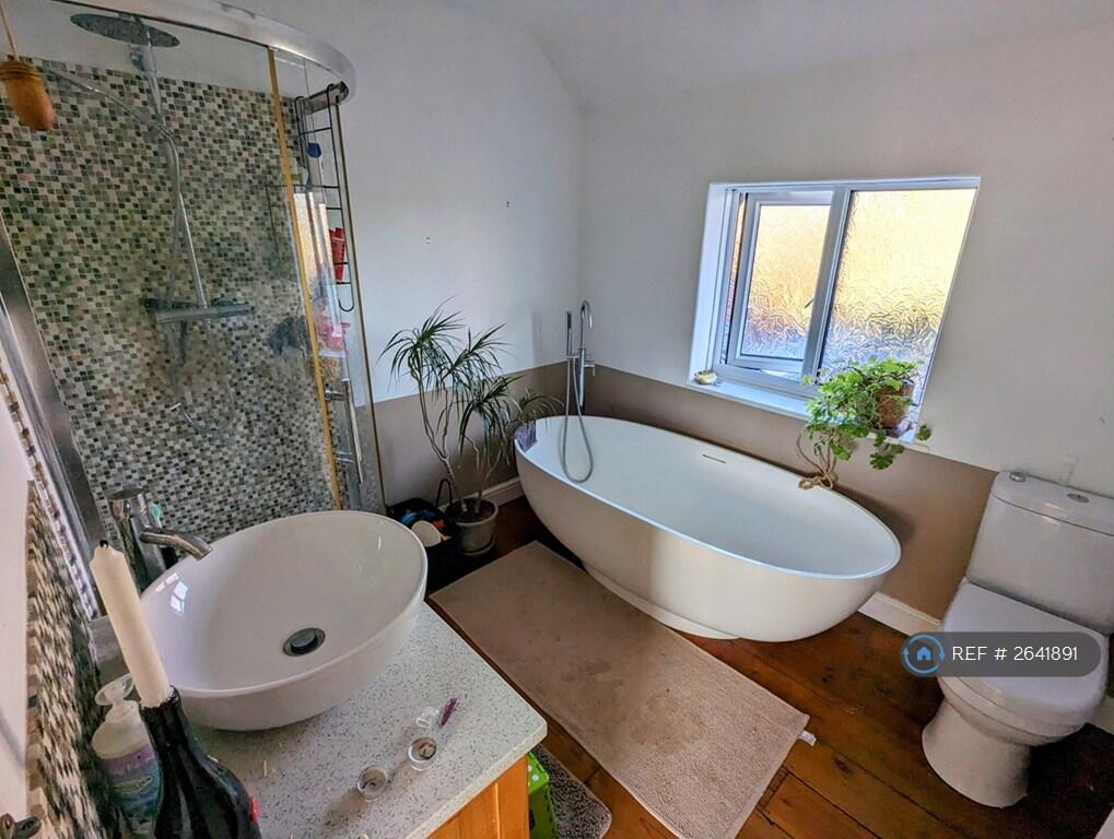 Upstairs Bathroom