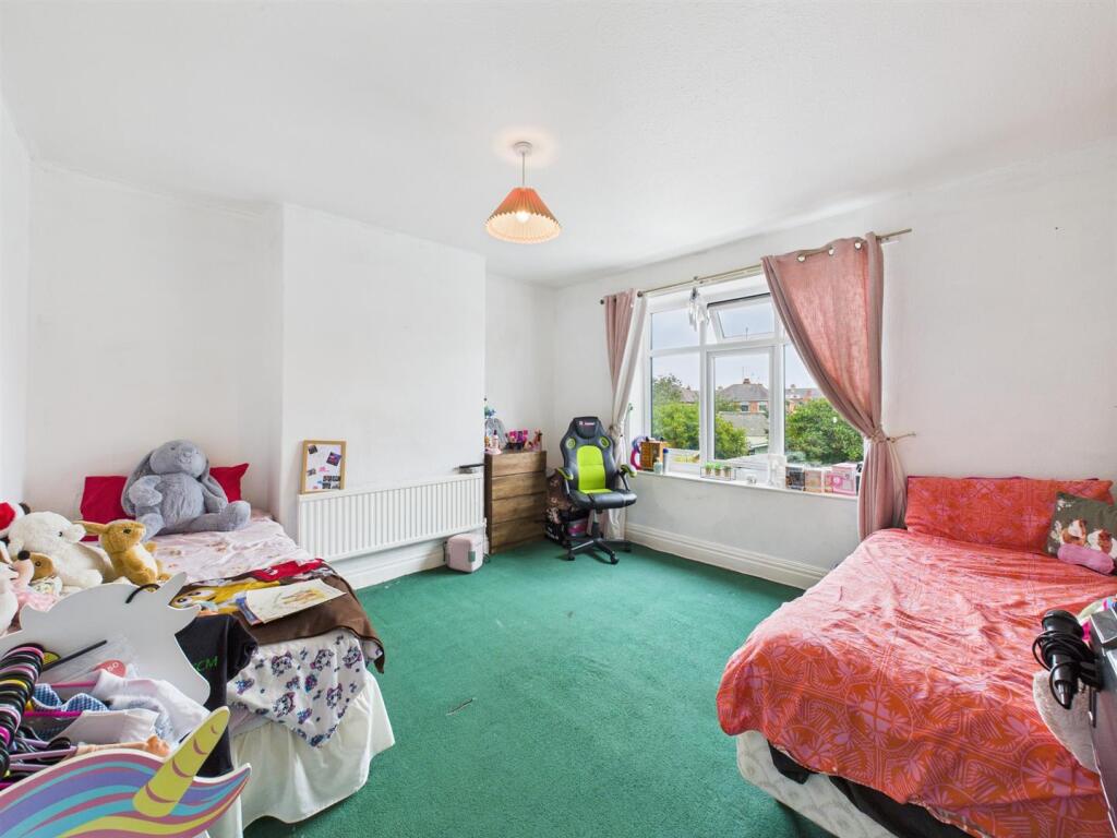 Bedroom: