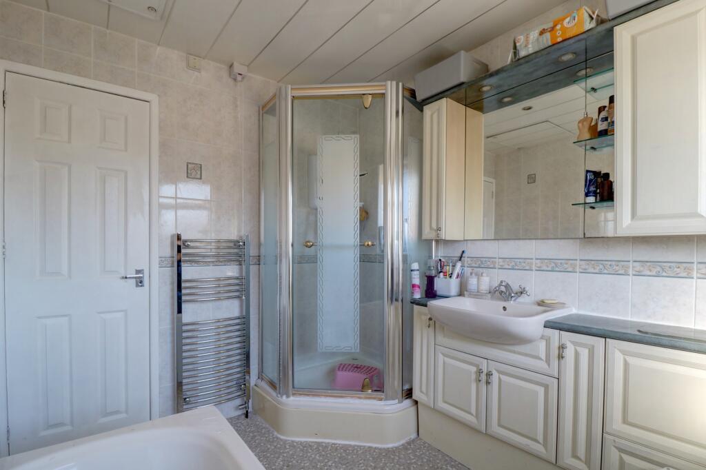 Bathroom 1.2