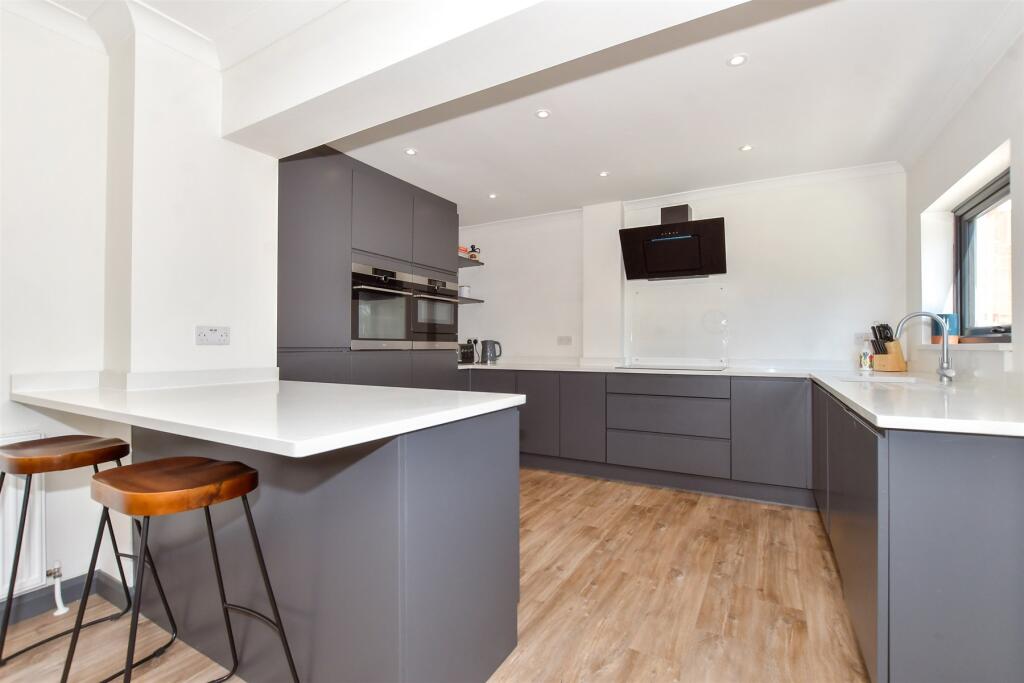 Kitchen/ Lounge/ Diner