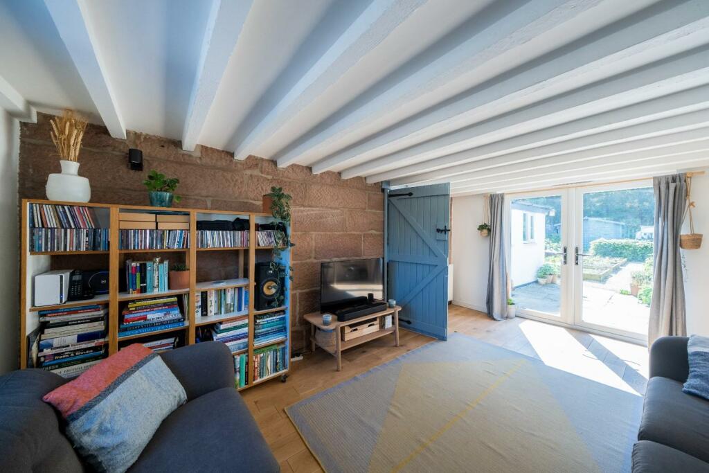 1 Beaconsfield Cottages-015.JPG