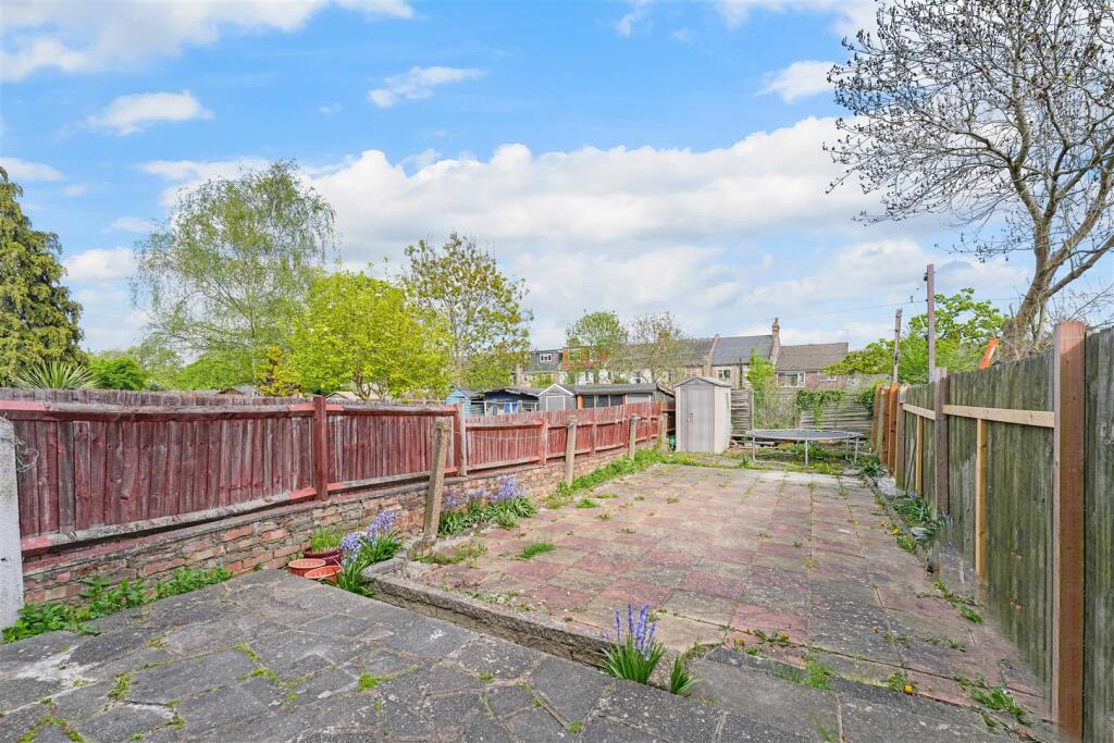 Winchester Road, E4