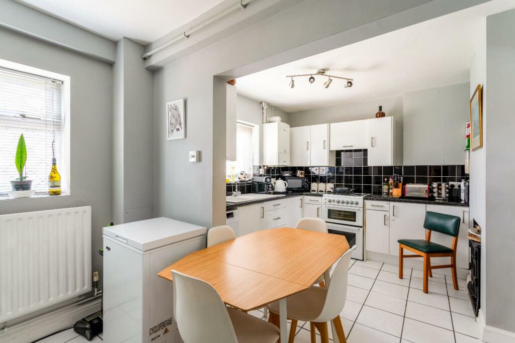 279 Carden Avenue-6.jpg