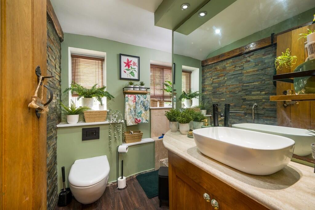 144px-Willow Cott...