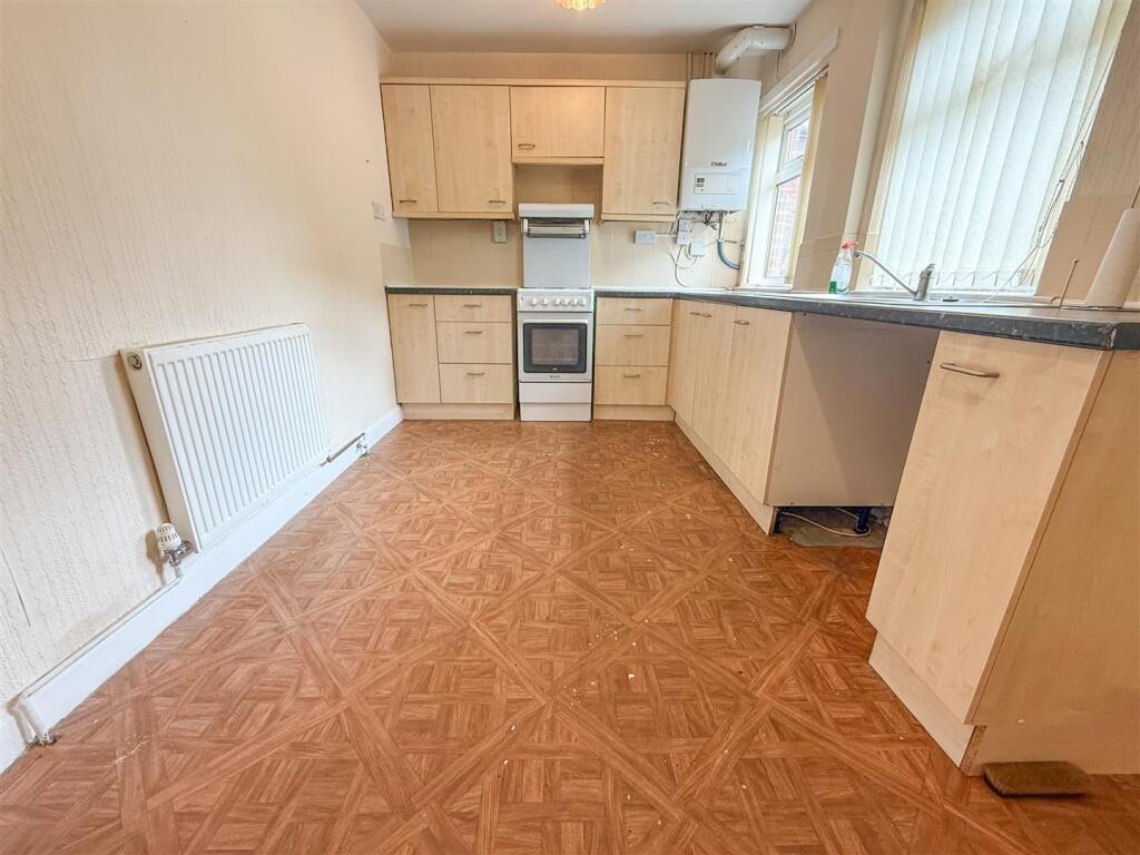 KITCHEN DINING ROOM