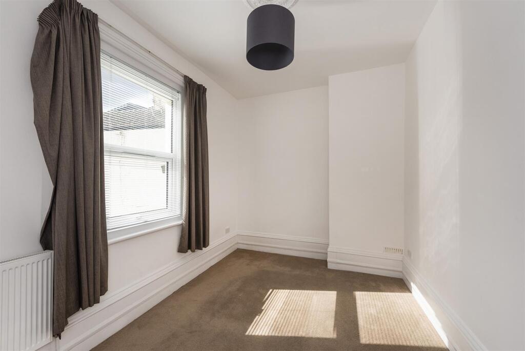 Flat 3, 3 Park Rd, TN4 9JN 005.jpg