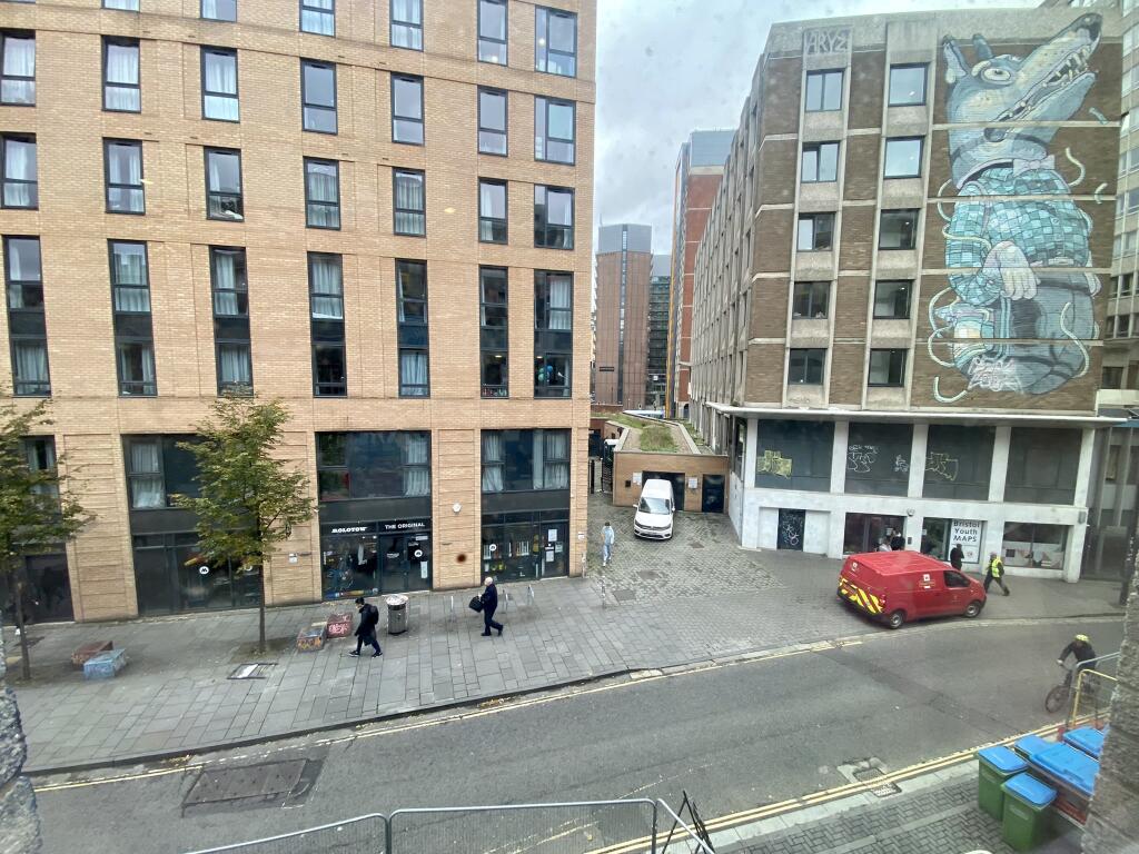 Photo 16