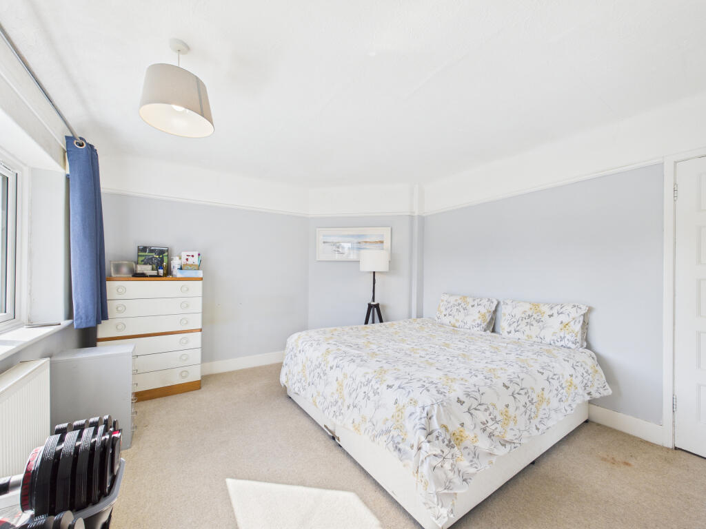 CAM01354G0-PR0597-STILL004