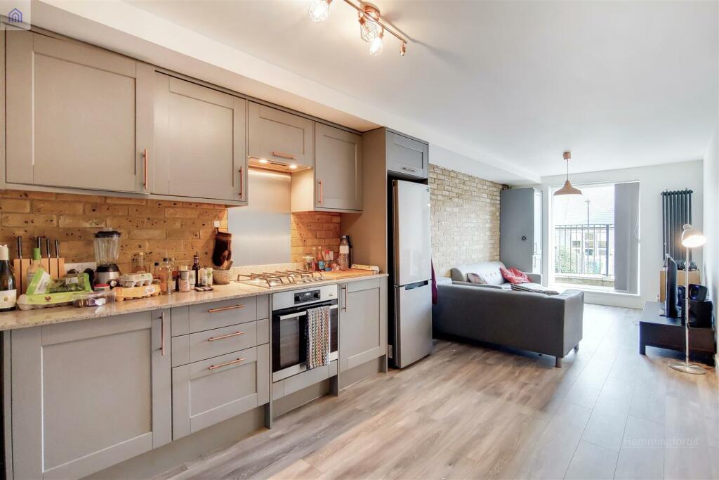 2_Kitchen-Reception-1.jpg